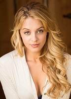 Gage Golightly nue