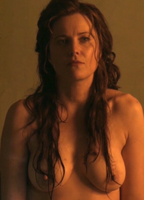 Lucy Lawless nue
