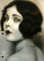 Mildred Lunnay nue
