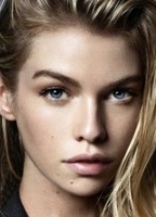 Stella Maxwell nue