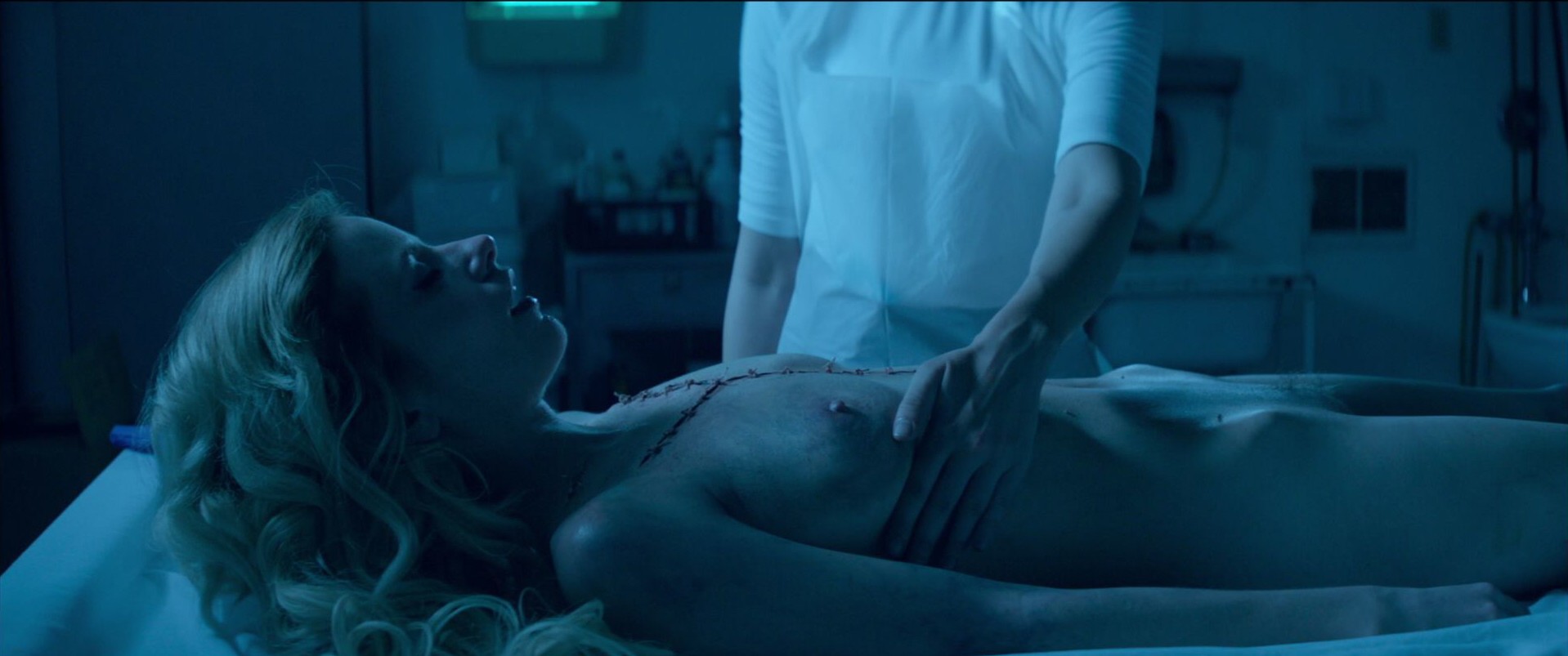 Cody Renee Cameron Nue Dans The Neon Demon