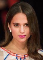 Alicia Vikander nue