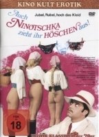 Auch Ninotschka zieht ihr Höschen aus (1973) Scènes de Nu