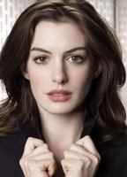Anne Hathaway nue