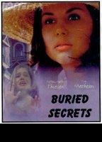 Buried Secrets (1996) Scènes de Nu