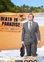 Death in Paradise scènes de nu
