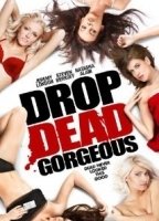 Drop Dead Gorgeous (2010) Scènes de Nu