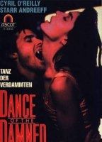 Dance of the Damned (1988) Scènes de Nu