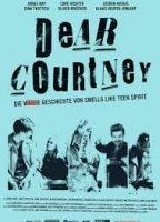 Dear Courtney (2013) Scènes de Nu