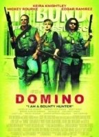 Domino (2005) Scènes de Nu