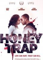 Honeytrap (2014) Scènes de Nu