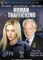 Human Trafficking (2005) Scènes de Nu
