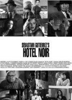 Hotel Noir (2012) Scènes de Nu