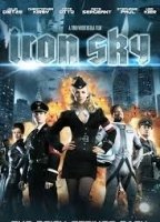 Iron Sky 2012 film scènes de nu