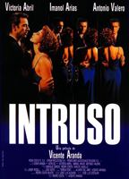 Intruder (1993) Scènes de Nu
