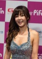 Kim Sun-Young nue