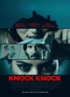 Knock Knock (I) 2015 film scènes de nu