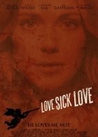 Love Sick Love (2012) Scènes de Nu