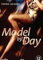 Model By Day (1993) Scènes de Nu