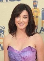 Margo Harshman nue