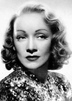 Marlene Dietrich nue