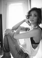 Nicole Gale Anderson nue