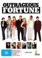 Outrageous Fortune (2005-2010) Scènes de Nu
