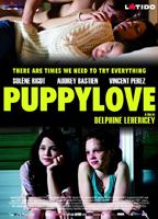 Puppylove (2013) Scènes de Nu