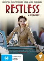 Restless (2012) scènes de nu