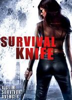 Survival Knife 2016 film scènes de nu