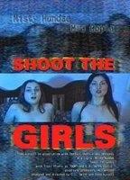 Shoot the Girls (2001) Scènes de Nu