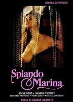 Spiando Marina 1992 film scènes de nu