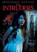 The Intruders (2015) Scènes de Nu