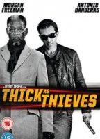 Thick as Thieves 2009 film scènes de nu