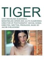 Tiger (2014) Scènes de Nu