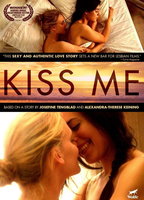 Kiss Me scènes de nu
