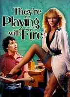 They're Playing with Fire (1984) Scènes de Nu