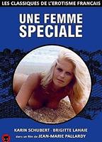A Very Special Woman (1979) Scènes de Nu