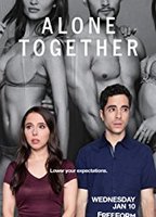 Alone Together (2018-présent) Scènes de Nu