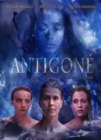 Antigone (2011) Scènes de Nu