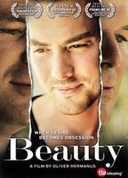 Beauty (2011) Scènes de Nu