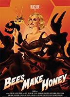 Bees Make Honey (2017) Scènes de Nu