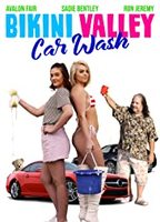Bikini Valley Car Wash 2020 film scènes de nu