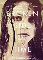 Broken Side of Time 2013 film scènes de nu