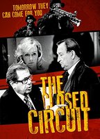 The Closed Circuit (2013) Scènes de Nu