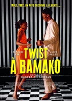 Dancing the Twist in Bamako 2021 film scènes de nu