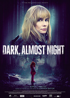 Dark, Almost Night 2019 film scènes de nu