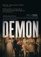 Demon (2015) Scènes de Nu