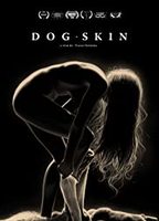 Dog Skin 2019 film scènes de nu