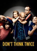 Don't Think Twice (2016) Scènes de Nu